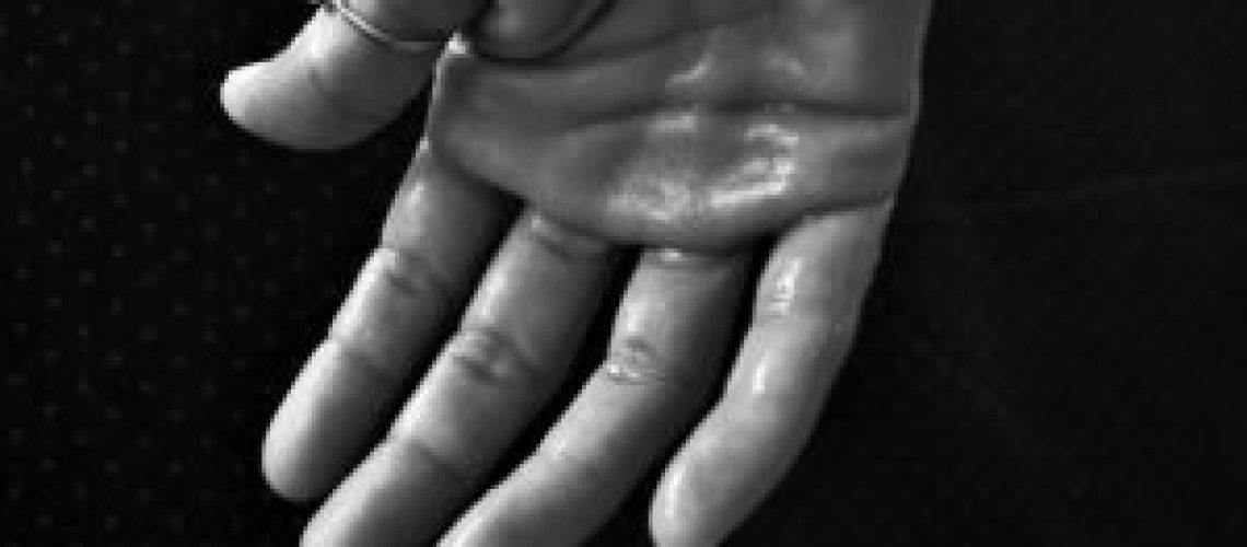 hand-1502242_1920-300x200